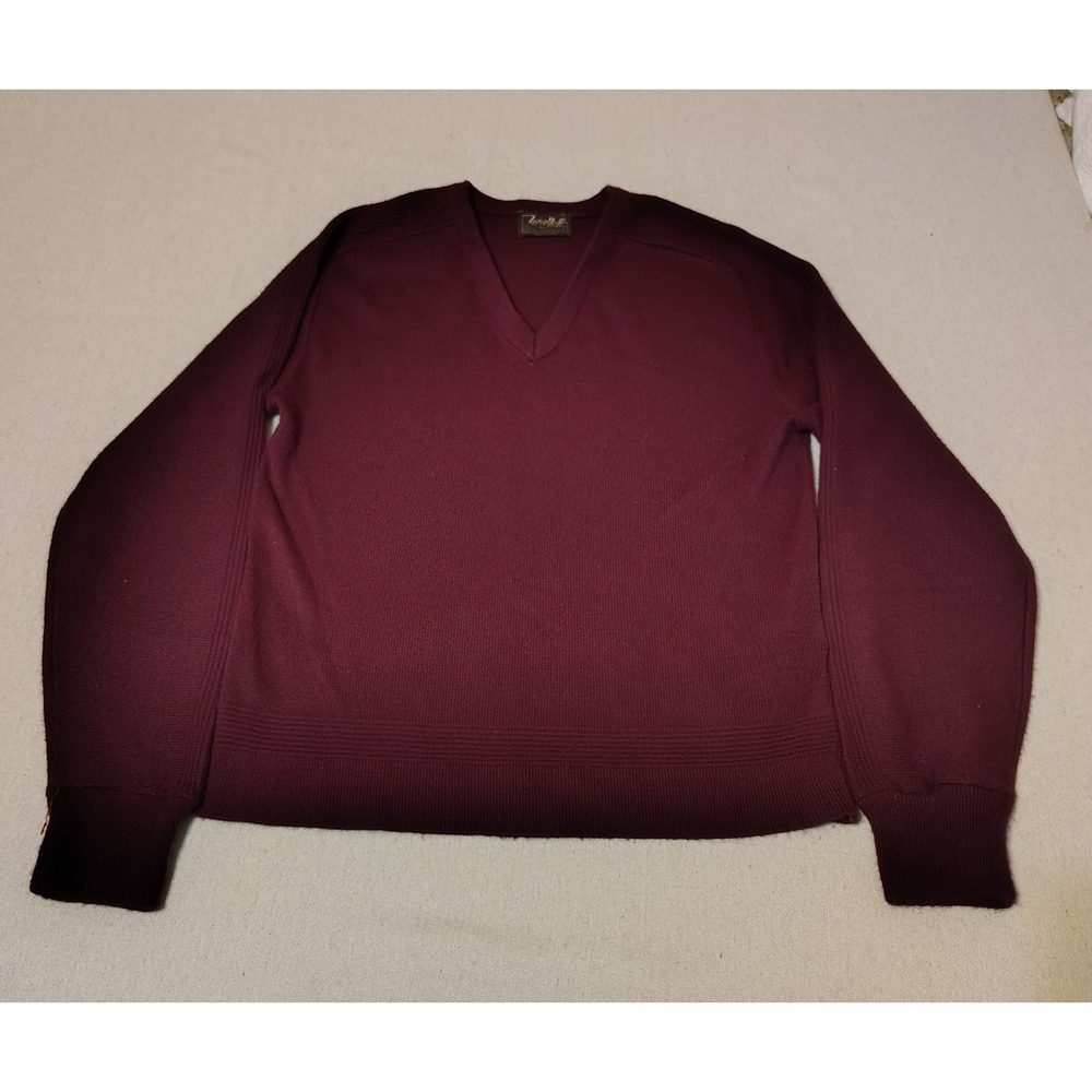 VTG Lord Jeff V Neck Sweater Mens Small Burgundy V-Neck‎ Pullover Made in USA ZZ